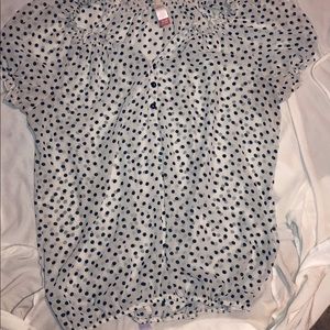Really cute top white with black dots